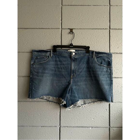 NWT Women Plus Size Abercrombie & Fitch the 4” Mom High Rise Shorts Size 37 | 24 - Picture 2 of 4